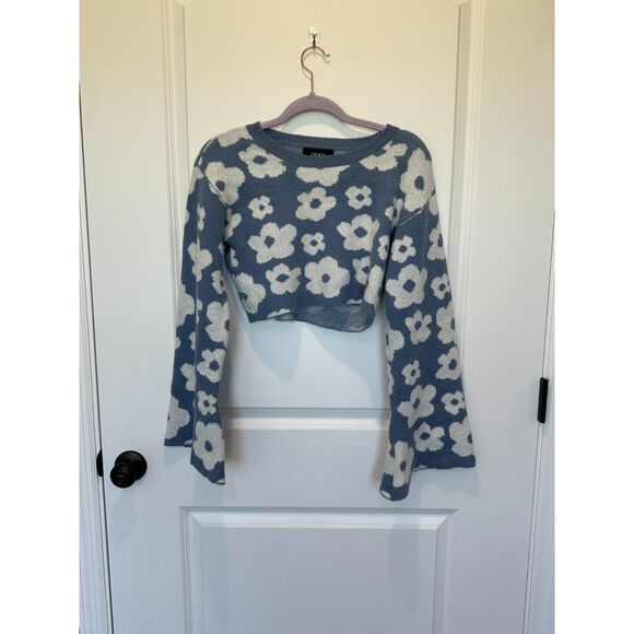 Cider Daisy Bell Sleeve Cropped Sweater Blue Size Small - Picture 1 of 5